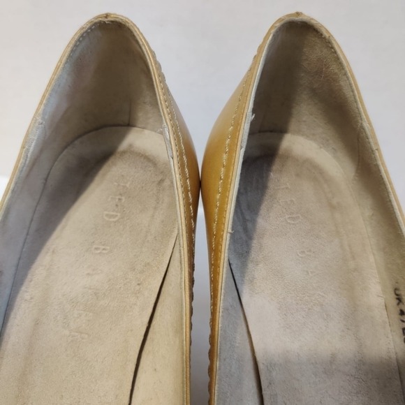 TED BAKER Loafer Buckle Stitched‎ Leather Heels Women's 6 Round Toe Shoes Beige - Picture 8 of 14